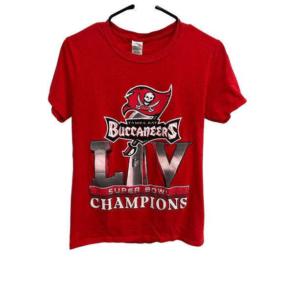 Tampa Bay Buccaneers Super Bowl LV Champions Red T-Shirt Gildan Sz Small - Picture 1 of 11